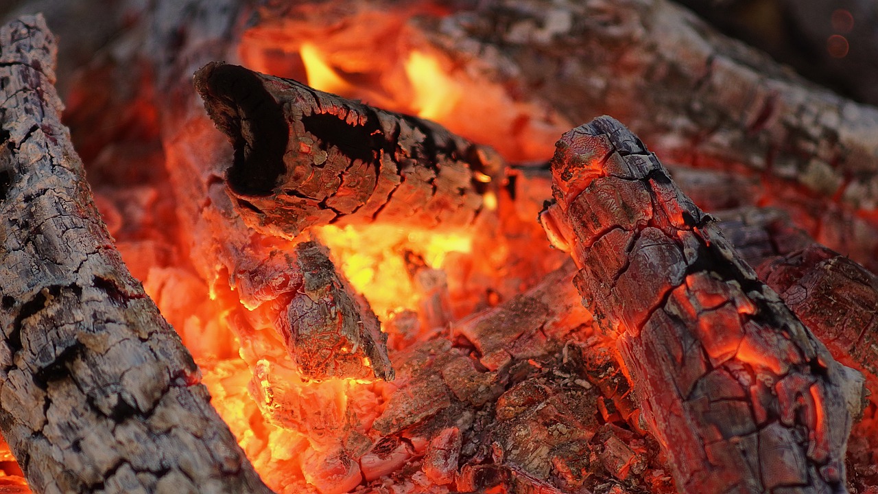 Feuer Glut Kamin Asche