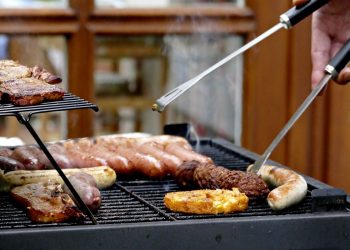 Grill mit WD-40 reinigen & sauber machen (Tipps) | Sprühöl