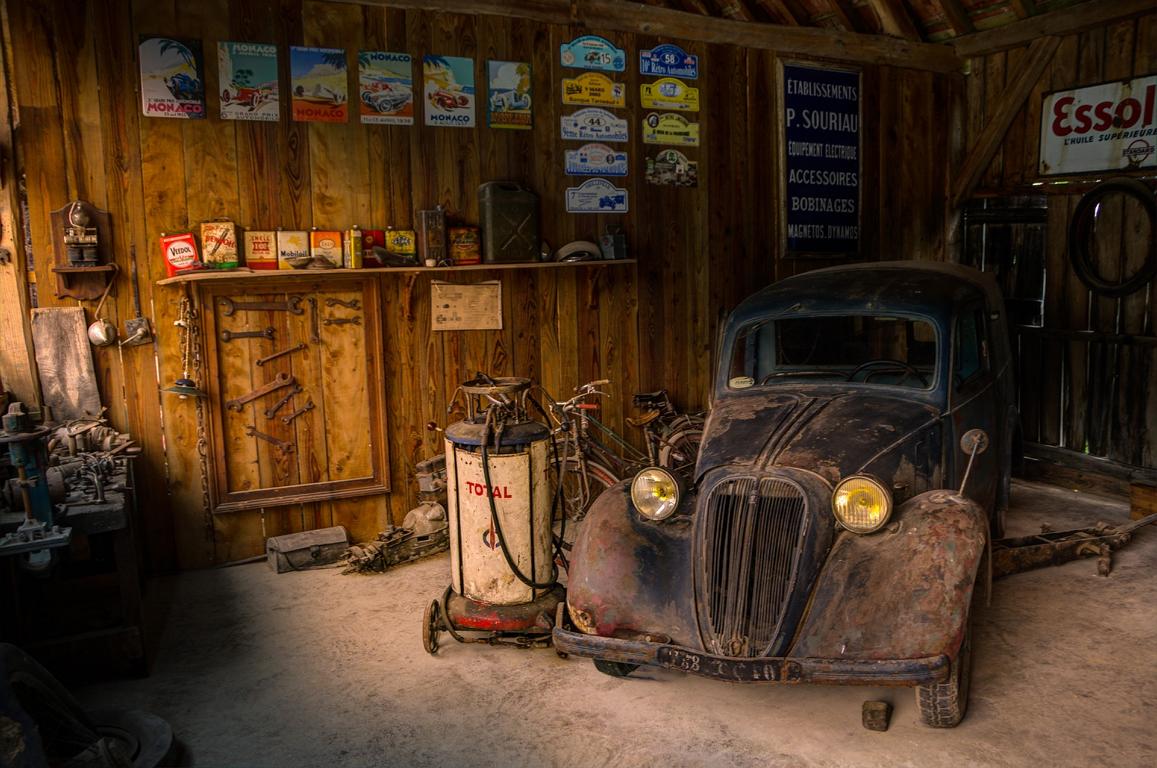 Garage mit Auto