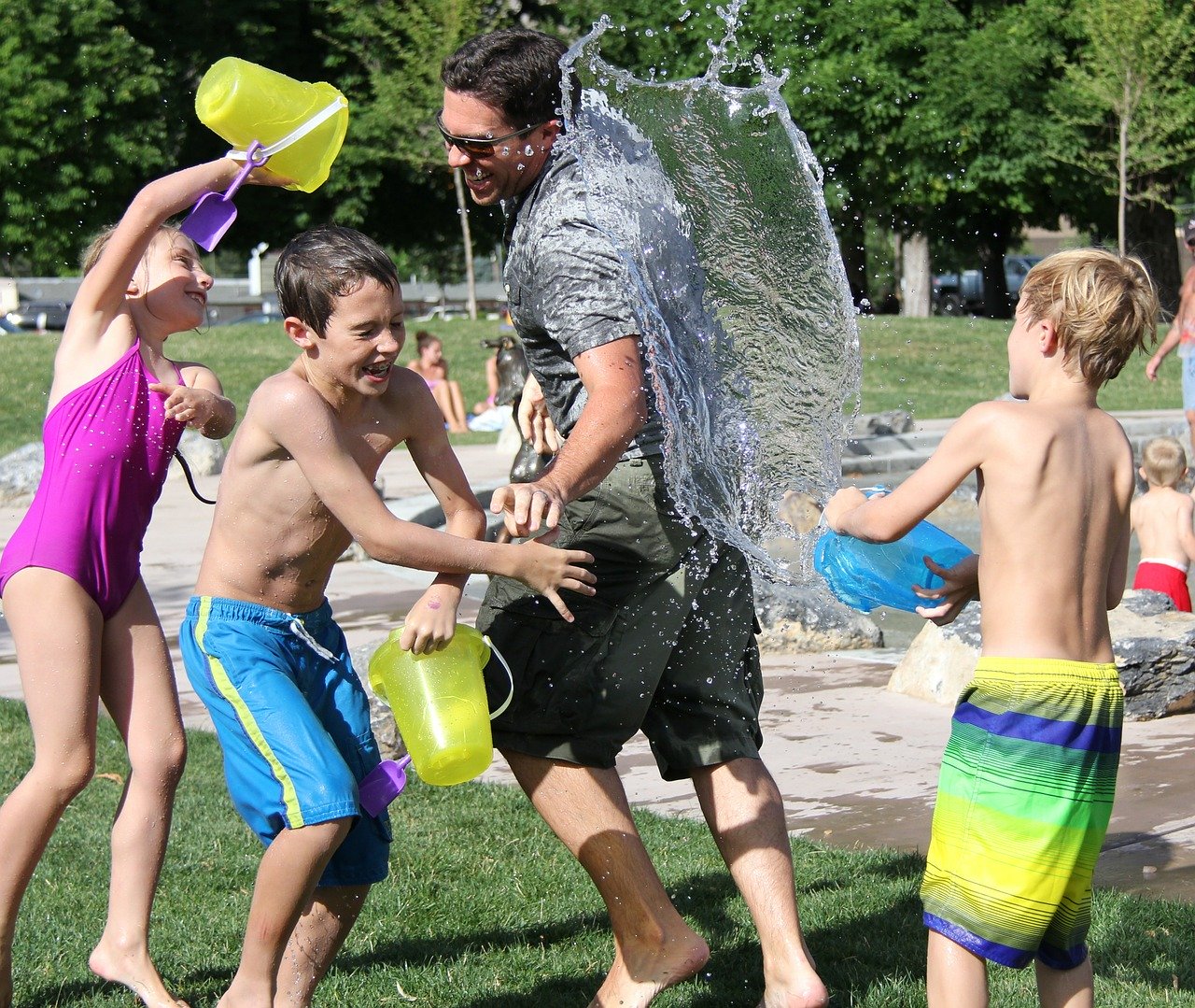 Wasserspielplatz Wasser Kinder Eltern Eimer