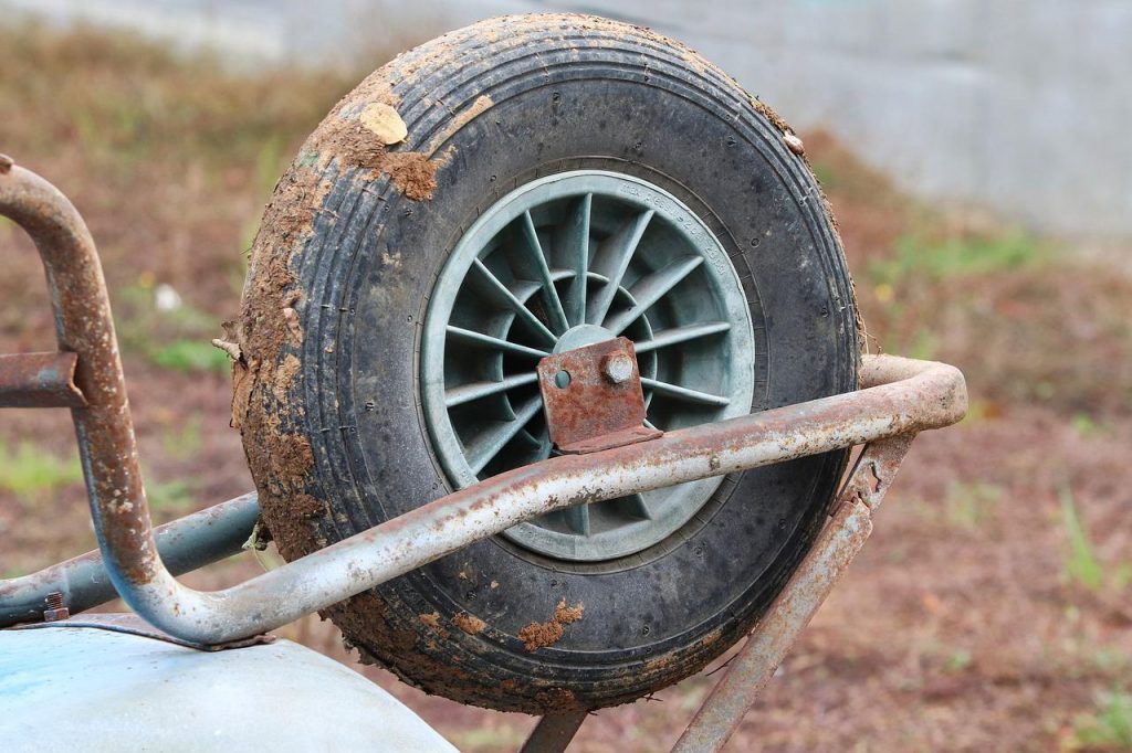 Schubkarre Erde Garten