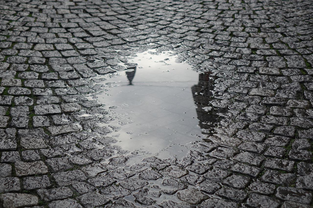Pfütze Wasser Entwässerung