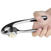 Ingwerpresse mit Knoblauch